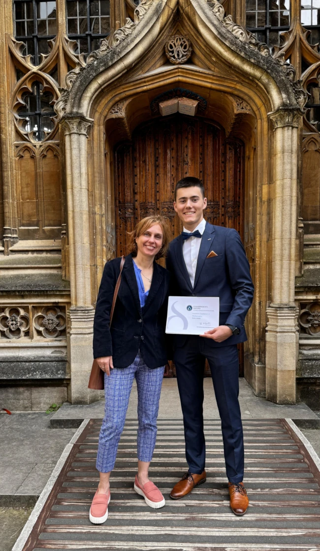 Studium na střední škole v Anglii - Zuzana Wilson a Ondřej Medek před d’Overbroeck’s Oxford s diplomem Academic Excellence in Mathematics